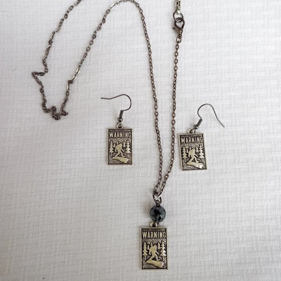 Bigfoot "Warning" Earrings & Necklace jewelry set - Picture 5 of 5